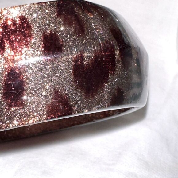 Vintage lucite sparkle leopard design brown gold bangle - Picture 9 of 9